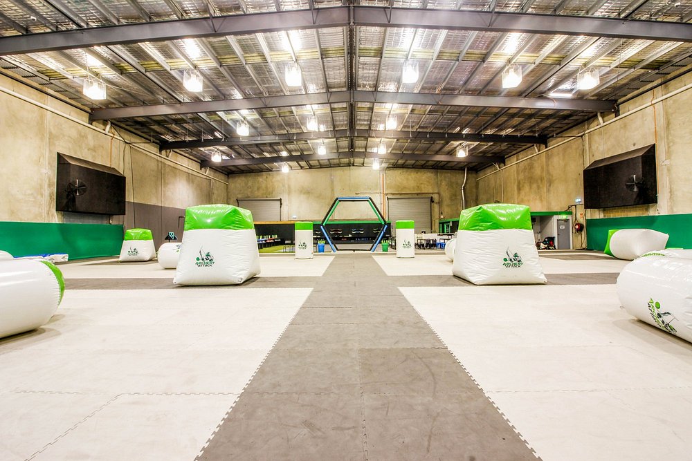Inflatable cover and obstacles on the foam-clad arena floor in Reservoir, Melbourne